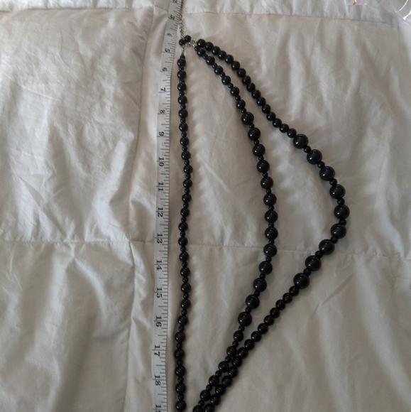 𝅺elegant Triple-Strand Black & Silver Necklace - Picture 6 of 7